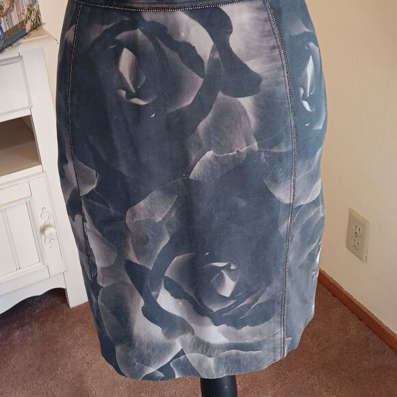 Rachel Roy Sheer and Solid Camo Rose Dress . Mixed Media.Witchy.Cottagegoth - Picture 3 of 12